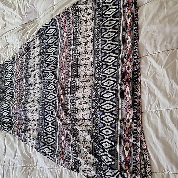 Beautiful Tribal Patterned Dress - Picture 4 of 6